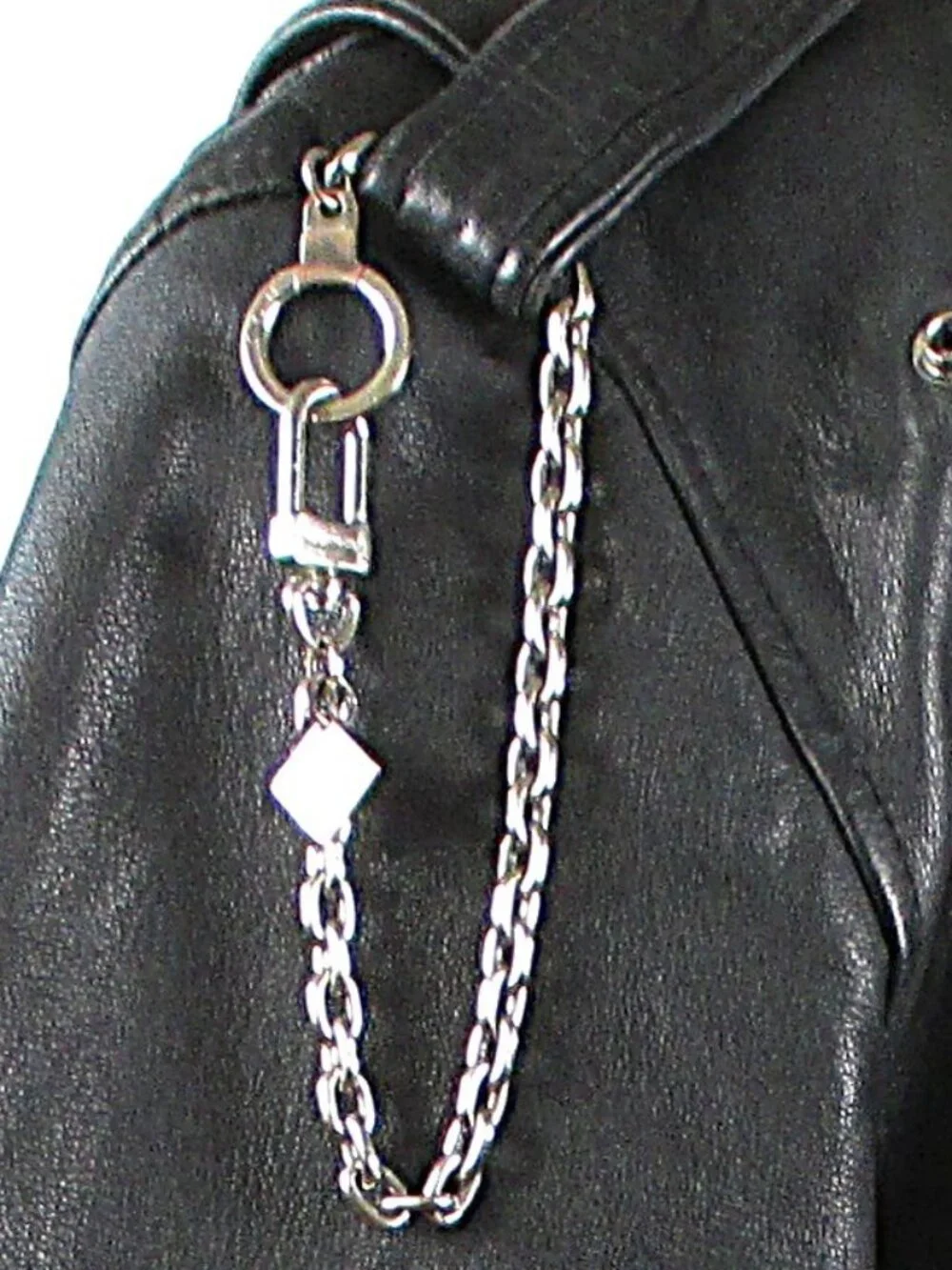 LOUIS VUITTON CHAINE ANNEAU CLéS